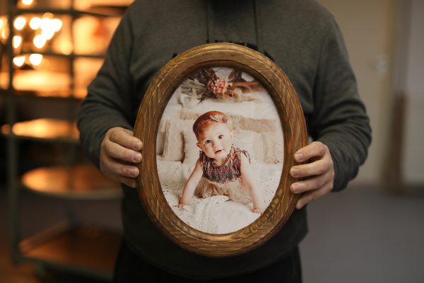23x30cm Portrait Oval Framed Wood (9x12inch) - Image 2