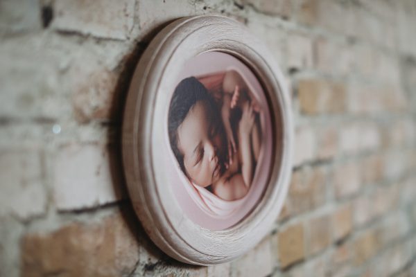 23x30cm (9x12inch) Portrait Oval Framed White - Image 2