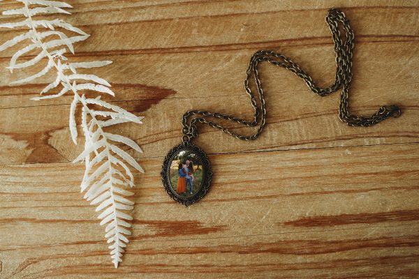 Necklace keychain hanger