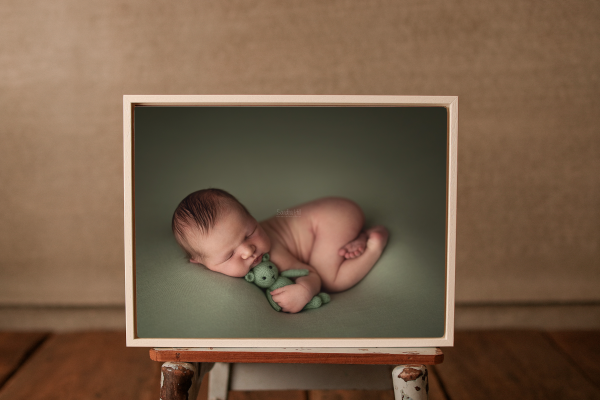 30x40cm (12x16 inch) Floating Frame White