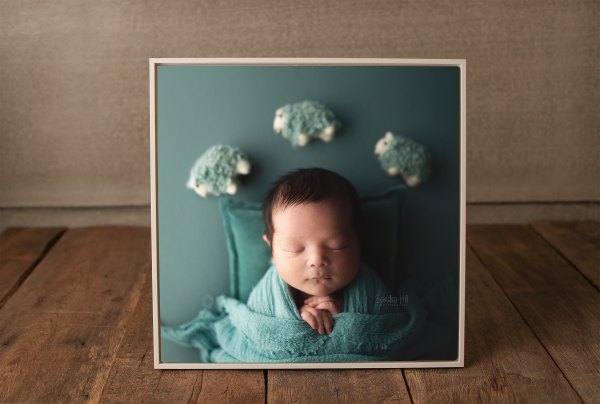 60x60cm (24x24 inch) Floating Frame White