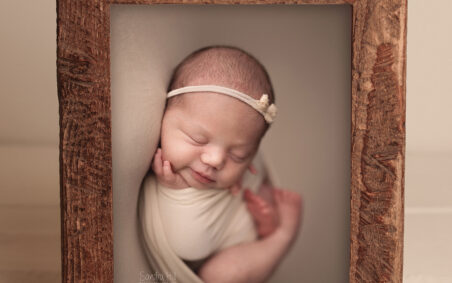 30x40cm (12x16inch) Portrait Framed Wood